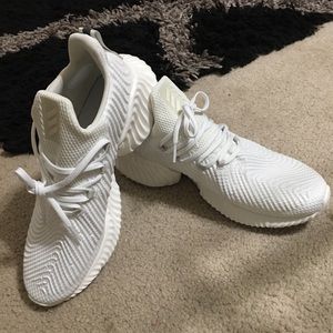 Adidas alphabouce instinct